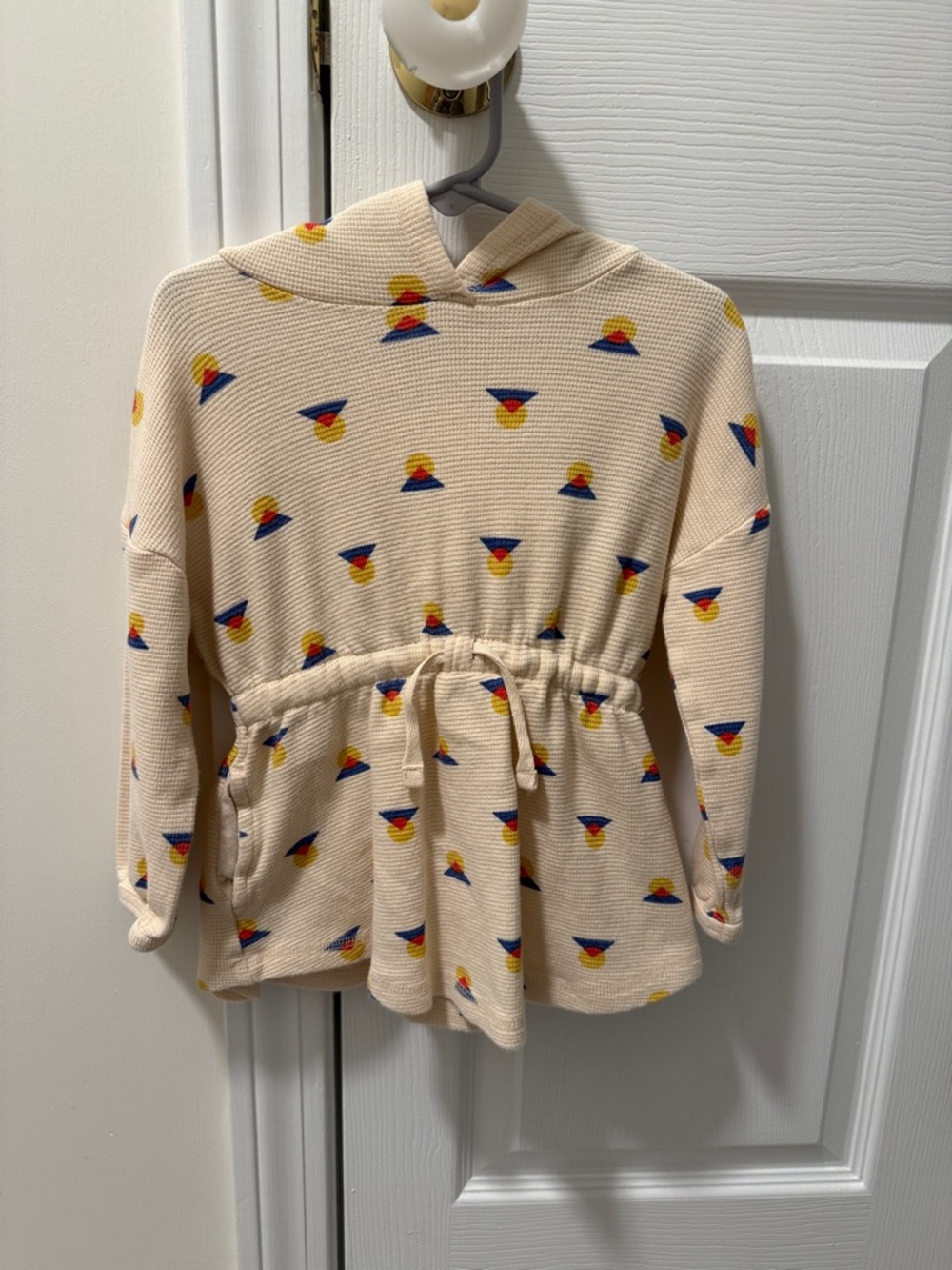Hanna Andersson Cream Hooded Pullover with Blue, Red & Yellow Motif